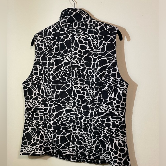Nine West Vest Women’s Large Puffer black white pattern silver Snap buttons - Picture 2 of 9